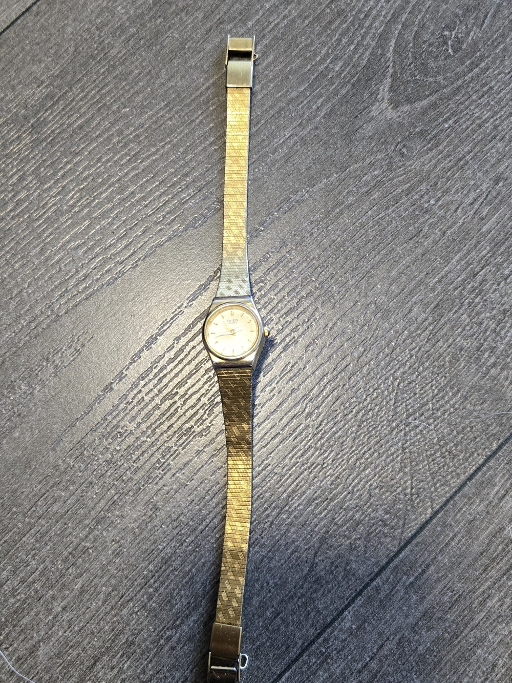 Vintage Citizen - Elegant Gold-Tone Women's Bracelet Watch